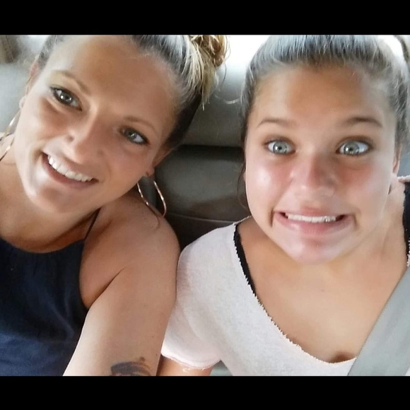 Meet your Posher, Erin - Picture 1 of 1